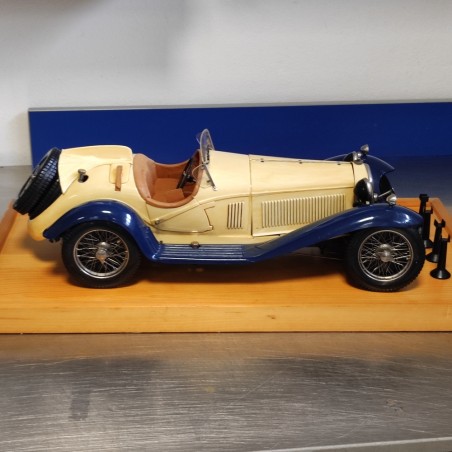 Pocher Alfa Romeo Spider Touring Gran Sport 1932 modello auto con teca