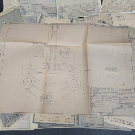 Blocco 306 disegni e progetti di motociclette Guzzi anni '70-'80 con pieghe
