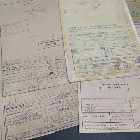 Blocco 306 disegni e progetti di motociclette Guzzi anni '70-'80 con pieghe
