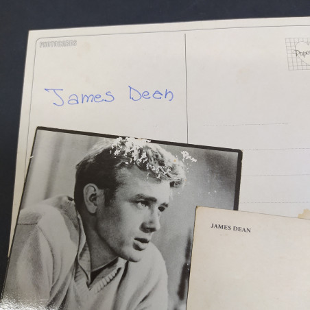 Lotto di 3 cartoline dell'attore James Dean sul set, dimensioni varie
