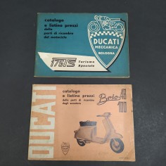 Lotto di 2 cataloghi e listini prezzi moto Ducati 175TS e Brio 48/100. Fioritura