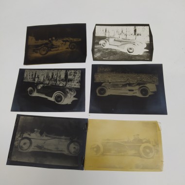 Lotto di 5 negativi fotografici di vetture Alfa Romeo e Alfa scuderia Ferrari