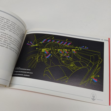 Libretto d'uso e manutenzione automobile Maserati Racing 1991. Buono con graffio