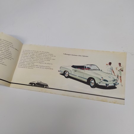 Catalogo automobili e furgoni Volkswagen con macchie e timbro del rivenditore