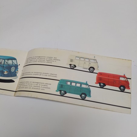 Catalogo automobili e furgoni Volkswagen con macchie e timbro del rivenditore