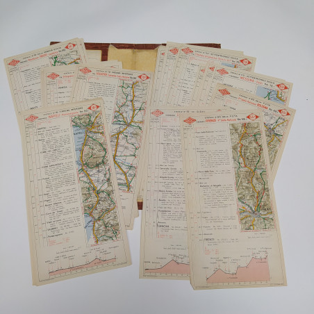 Cartellina con 53 itinerari stradali italiani dell'Automobile Club d'Italia 1949