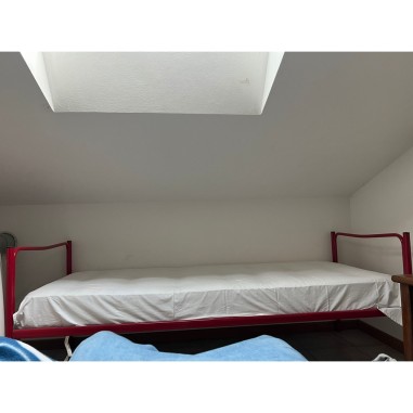 Coppia di letti singoli impilabili a castello 180x75 cm