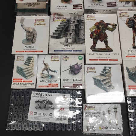 Dungeons and Lasers lotto di 20 confezioni molte sigillate