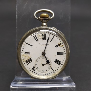 Orologio da tasca Longines, diametro 52 mm con numeri romani. Scheggiato