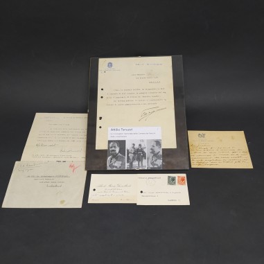 Lotto di lettere e documenti vari degli anni '20/'30/'40 di storici e militari