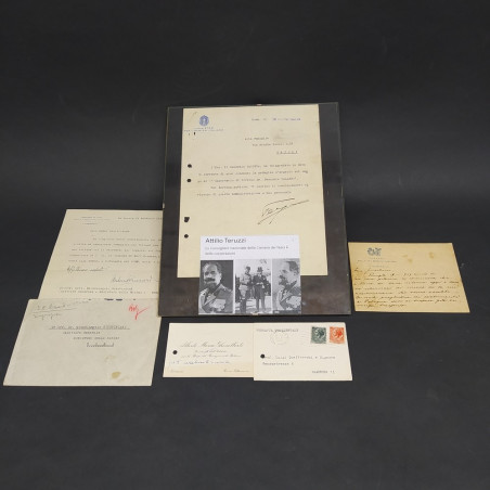 Lotto di lettere e documenti vari degli anni '20/'30/'40 di storici e militari