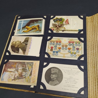 Album con 87 cartoline militari per celebrare reggimenti, battaglie, personalità