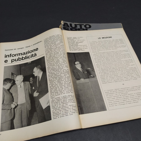 Lotto di 11 riviste autosprint anni 1964, 65 e 66 con sbucciature e macchie
