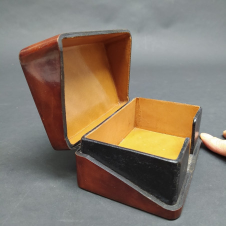 Scatola in cuoio 12x8,5 cm molto elegante con leggeri graffi