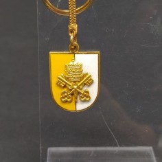 Lotto comprendentente bandierina, medaglia, portachiavi pellegrinaggio 1952 2