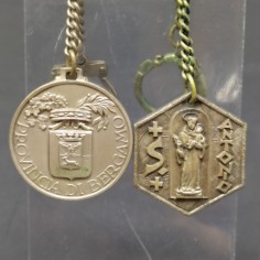 Lotto di 2 portachiavi Sant'Antonio da Padova e Provincia di Bergamo 1959 2