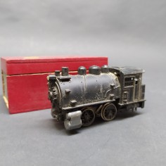 Locomotore vapore Rivarossi  1051 con parte riparata con colla in cofanetto 2