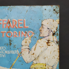 Insegna pubblicitaria storica Caffarel in latta forata e con segni di ruggine 2