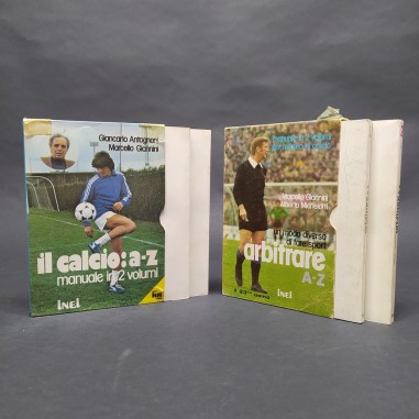 Lotto di 2 cofanetti INEI con 4 libri sul calcio e l'arbitraggio con autografi