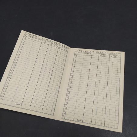 Ruolino di marcia per l'uso e la manutenzione dell'auto datato 1937. Spellato