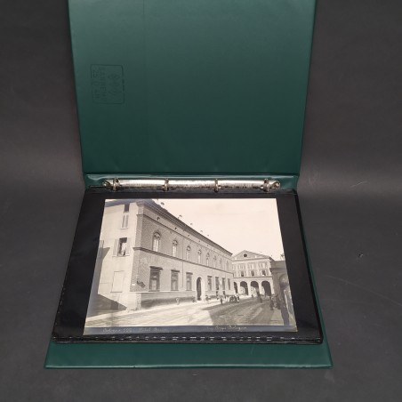 Album con 44 foto di città in Emilia Romagna e di Firenze con alcune annotazioni