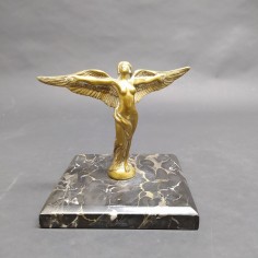 Scultura di donna alata Vittoria in ottone con base in marmo h. 15 cm 2