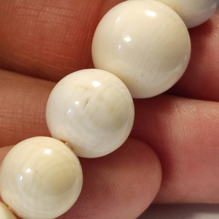 Collana in sfere di bianche possibile avorio periodo anni 60/70