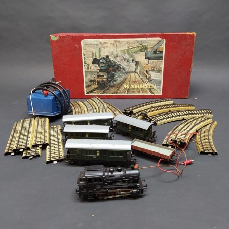 Set Marklin CM 827/3 scala H0 loco, 5 carri binari e trasformatore