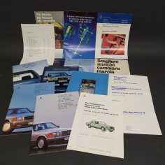 Lotto di 15 cataloghi di auto Mercedes-Benz e volantini informativi