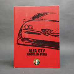 Cartellina Alfa Romeo GTV Prova in pista con blocco di fogli bianchi intestati