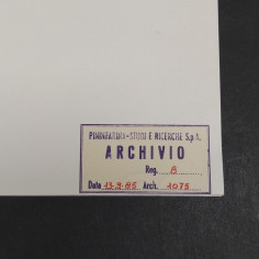 Cartellina proveniente dall'archivio Pininfarina num.1075 in francese. Buono 2