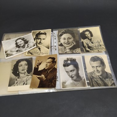 Lotto di 101 fotografie di attori e personalità degli anni 30/40 con autografi