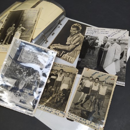 Lotto di 101 fotografie di attori e personalità degli anni 30/40 con autografi