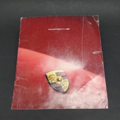 Catalogo automobili Porsche, edizione 1990 in inglese con pieghe e strappi