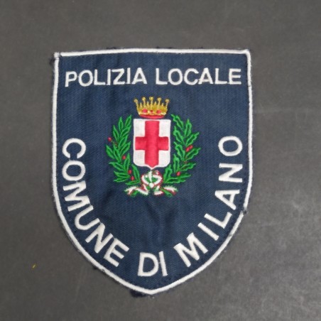 Lotto di 2 toppe della città e della Polizia locale di Milano ben conservate