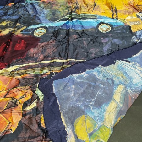 Foulard da donna Lancia in seta 100%, dimensioni 83x87 cm ben tenuto