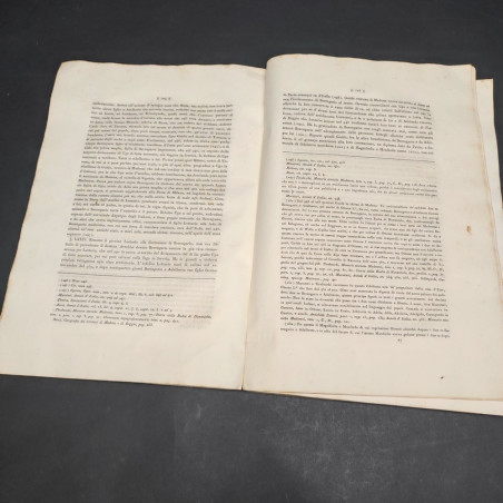 Libro Diritti città di Modena sulle acque di Secchia, 1827. Rilegatura strappata