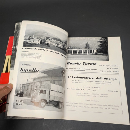 Lotto di 2 riviste Mille Miglia 1958 e 1959 con ingiallimenti e spellature