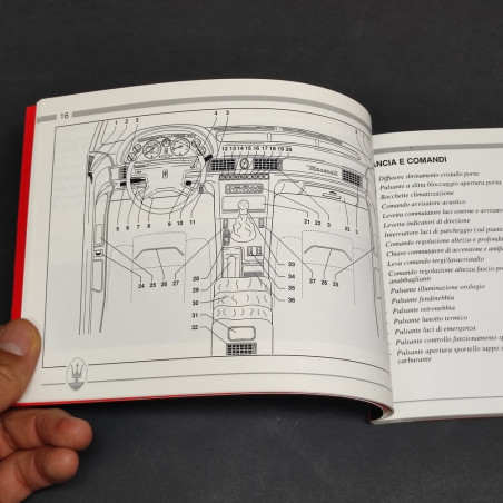 Libretto uso e manutenzione delle vetture Maserati racing 1991.Ottime condizioni