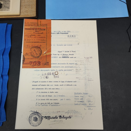 Copia di brevetto Vespa 1946, placca, decalcomania, foulard e album foto Vespa