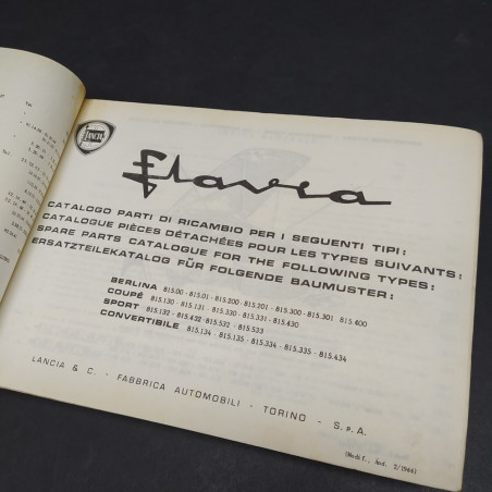 Catalogo parti di ricambio auto Lancia Flavia 1966 multilingue. Segno a matita