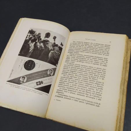 Volume Voli per il mondo, Arturo Ferrarin, Mondadori 1929. Fioritura della carta
