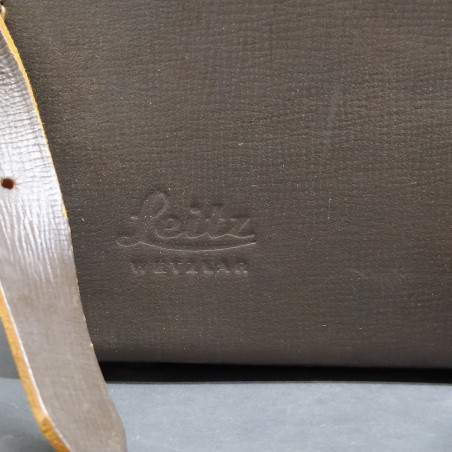 Borsa per macchina Leica 32x14 cm, alta 19 cm con tracolla e segni di umidità