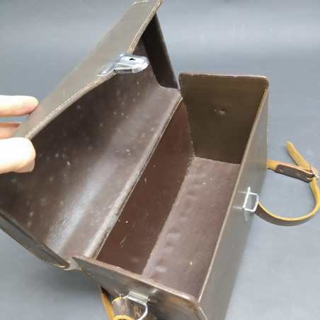 Borsa per macchina Leica 32x14 cm, alta 19 cm con tracolla e segni di umidità