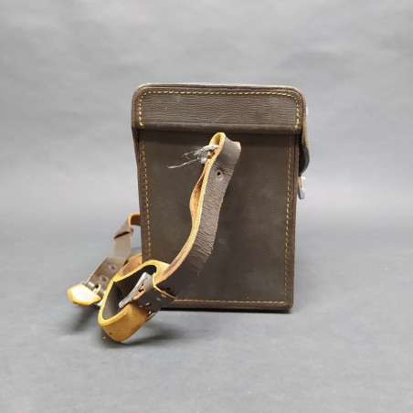 Borsa per macchina Leica 32x14 cm, alta 19 cm con tracolla e segni di umidità