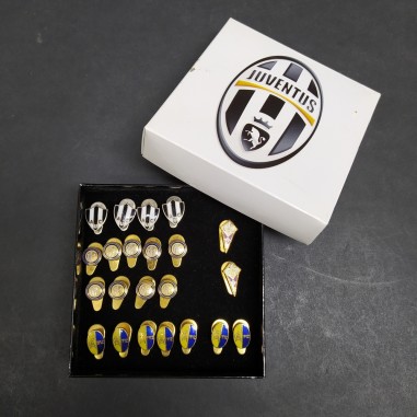 Lotto di 22 pin smaltate di squadre di calcio Modena, Fiorentina, Inter, Udinese