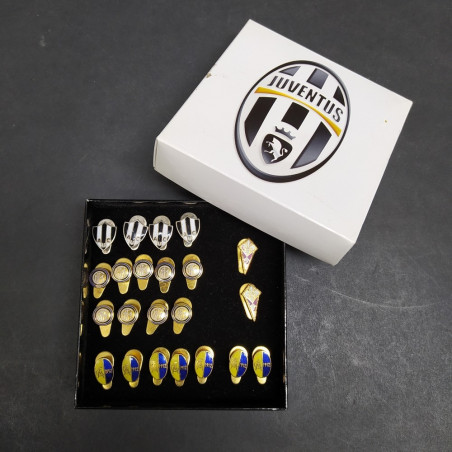 Lotto di 22 pin smaltate di squadre di calcio Modena, Fiorentina, Inter, Udinese