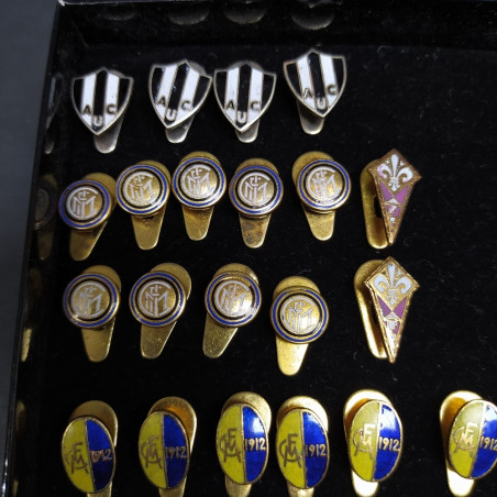 Lotto di 22 pin smaltate di squadre di calcio Modena, Fiorentina, Inter, Udinese
