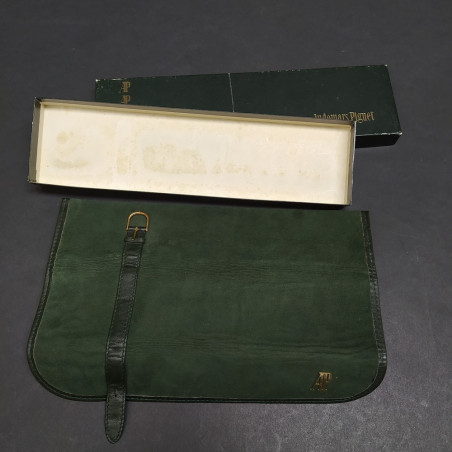 Fodero porta orologi Audemars Piguet verde in pelle con fibbia e logo dorati