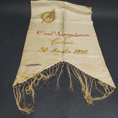 Gaghliardetto 1° premio corsa velocipedistica Cetona 1896 dipinto a mano.Strappo